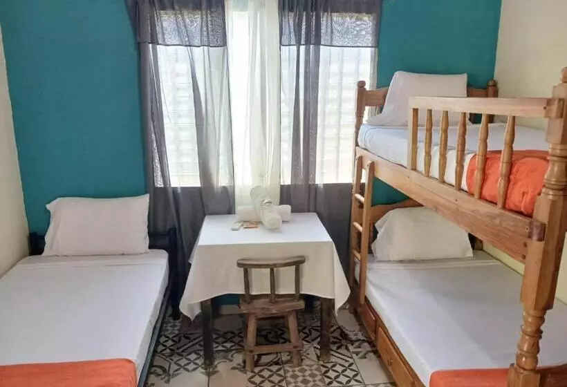 ホテル El Rancho De Don Moncho Hostel