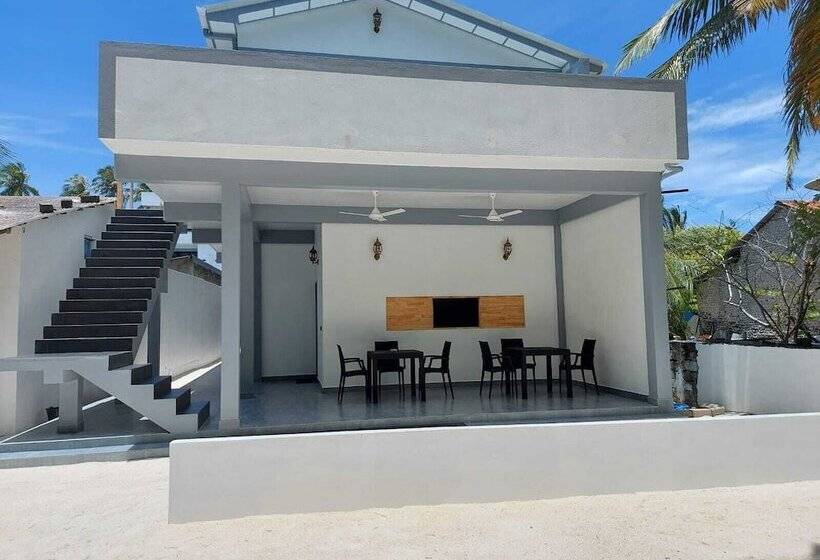 هتل Fehi Velaa Stay