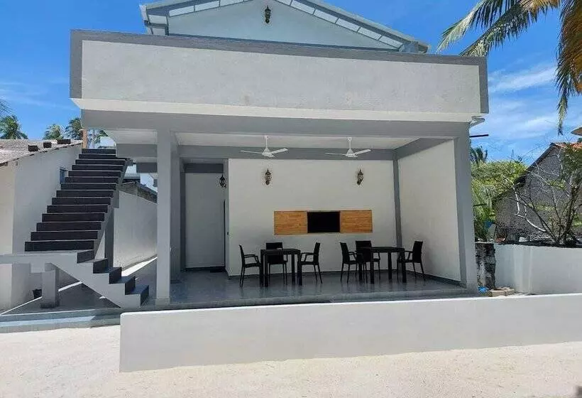 هتل Fehi Velaa Stay