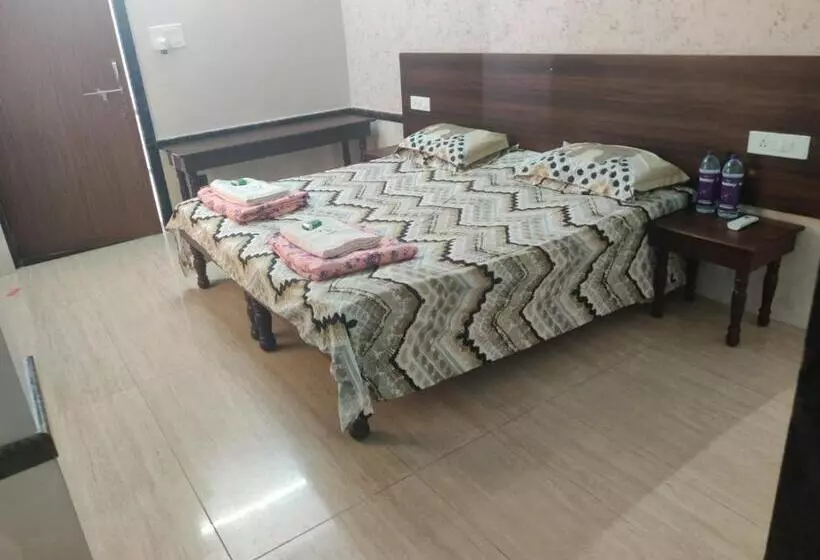 ホテル Goyal Bhawan