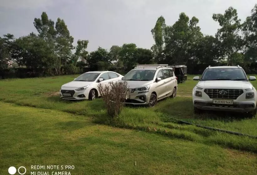 ホテル Goyal Bhawan