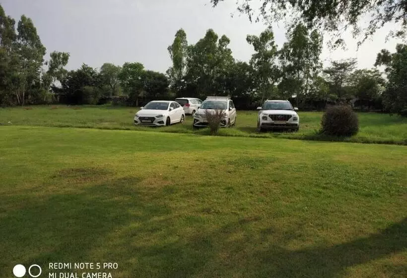 ホテル Goyal Bhawan