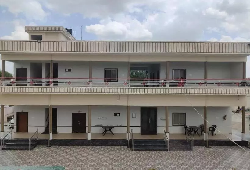 ホテル Goyal Bhawan