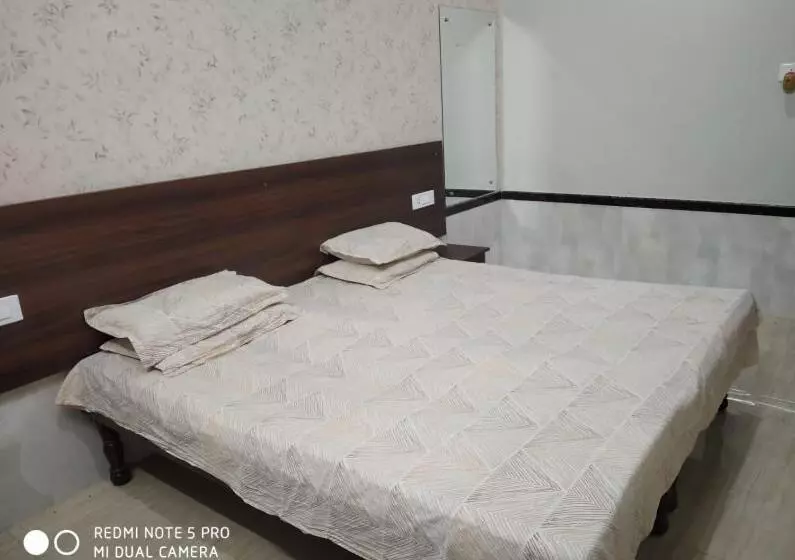 ホテル Goyal Bhawan