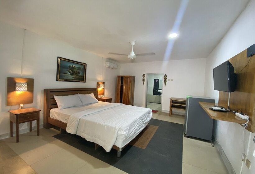 ホテル Kos 168 Jimbaran