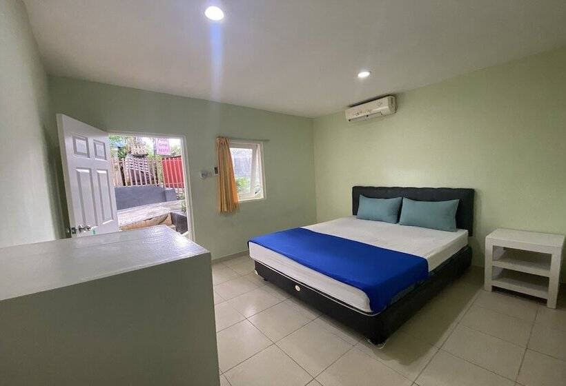 ホテル Kos 168 Jimbaran