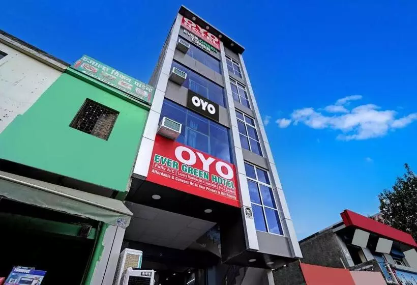ホテル Oyo Flagship Evergreen Tower