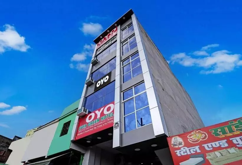 ホテル Oyo Flagship Evergreen Tower
