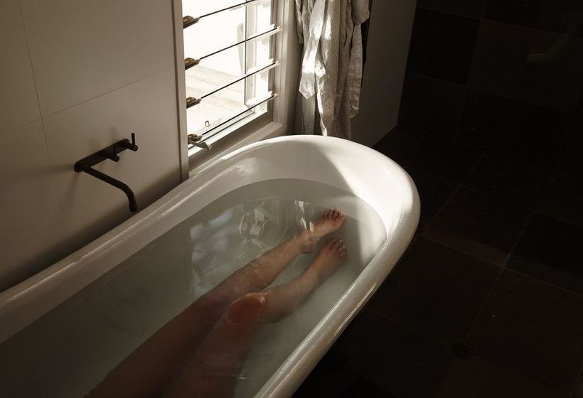 Bed and Breakfast 28 Degrees Byron Bay   Adults Only