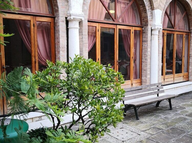 مسافرخانه Domus Ciliota