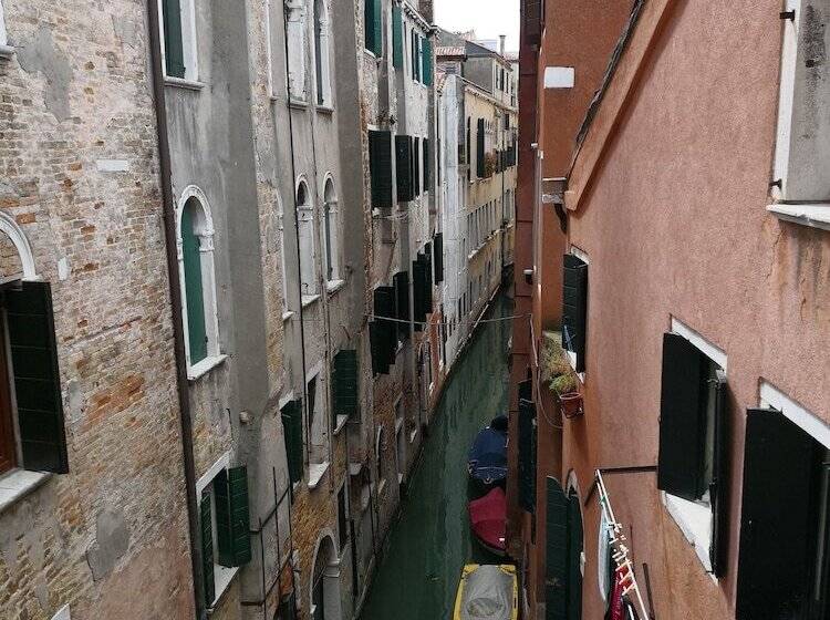 مسافرخانه Domus Ciliota