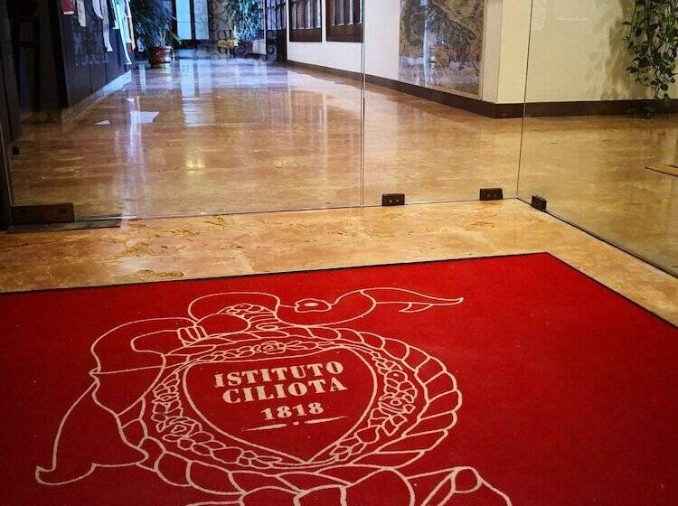 مسافرخانه Domus Ciliota