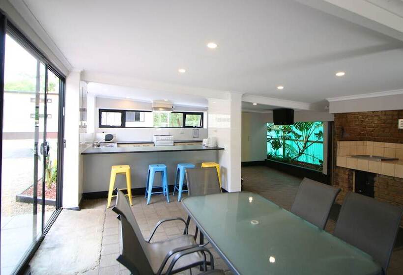 فندق Adelaide Brownhill Creek Tourist Park