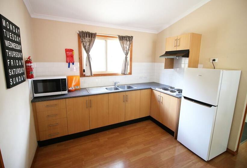 فندق Adelaide Brownhill Creek Tourist Park