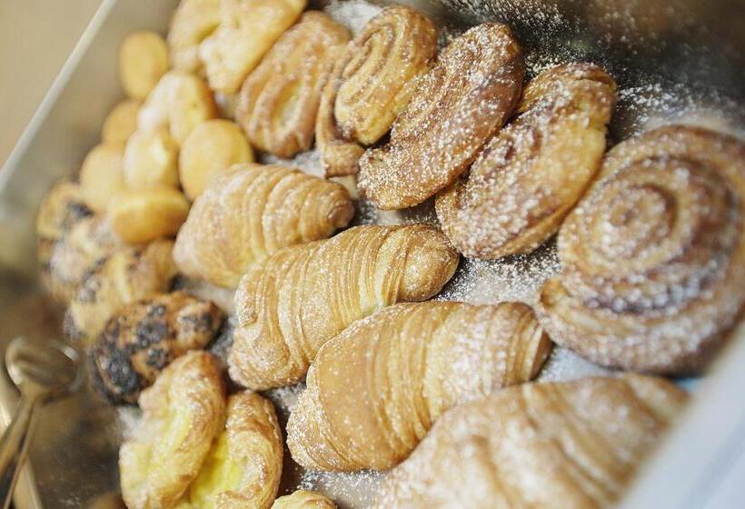 Отель Continental B&b City