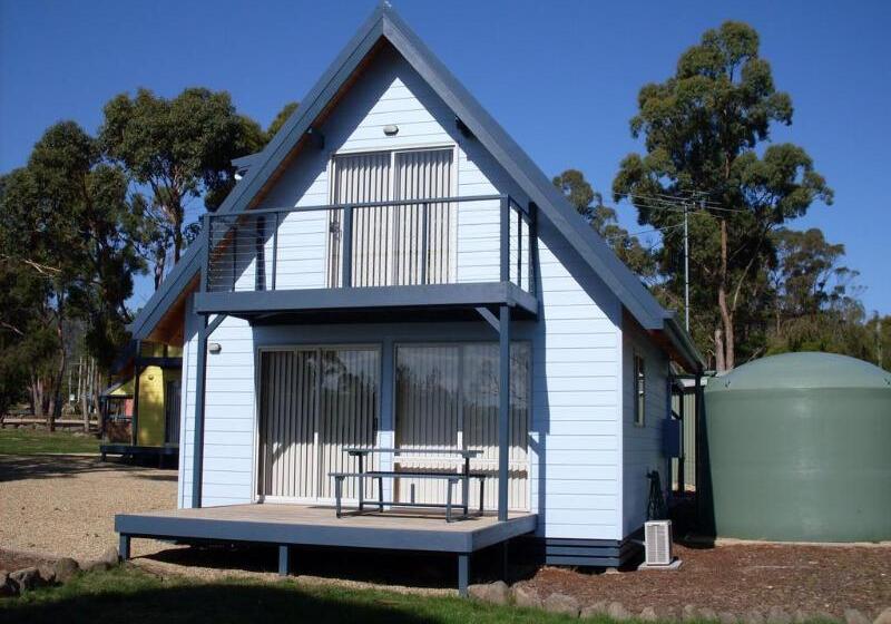 Отель Four Seasons Waterfront Villas