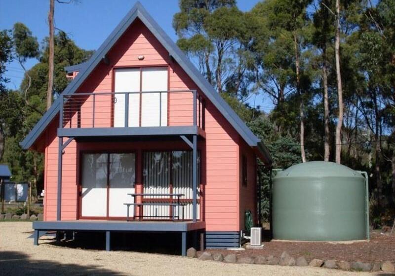 Отель Four Seasons Waterfront Villas