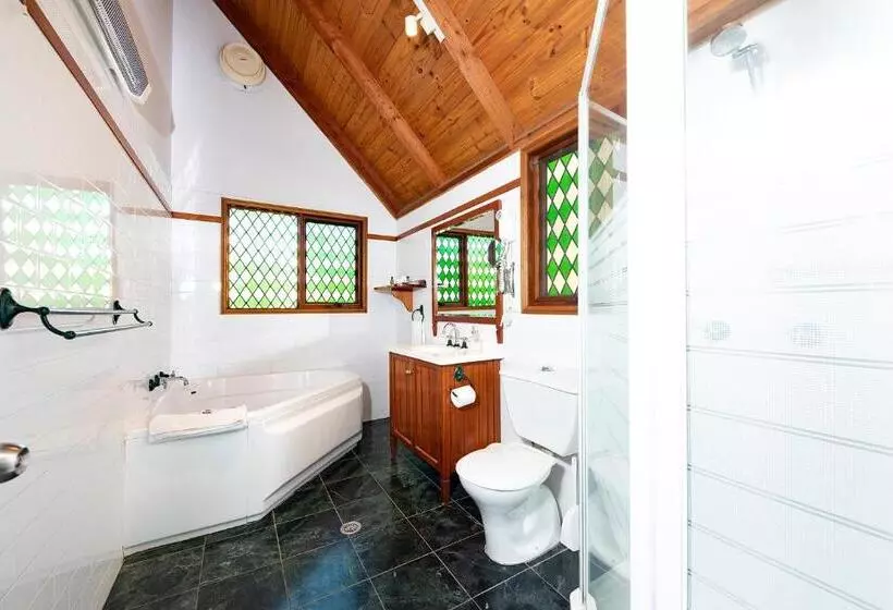 هتل Hidden Haven Barrington Tops