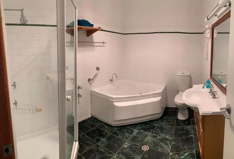 هتل Hidden Haven Barrington Tops