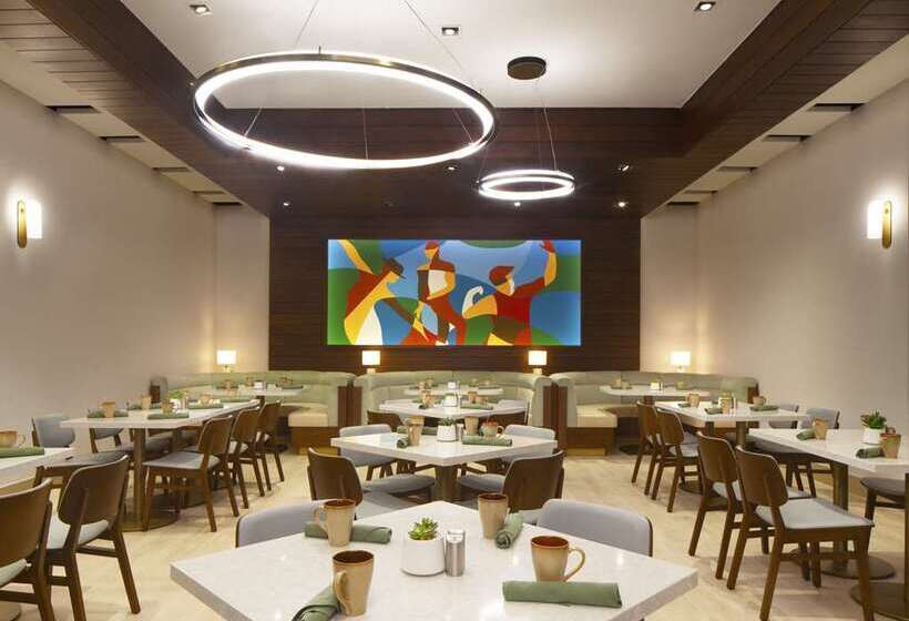 هتل Hilton West Palm Beach