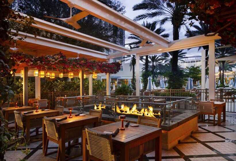 هتل Hilton West Palm Beach