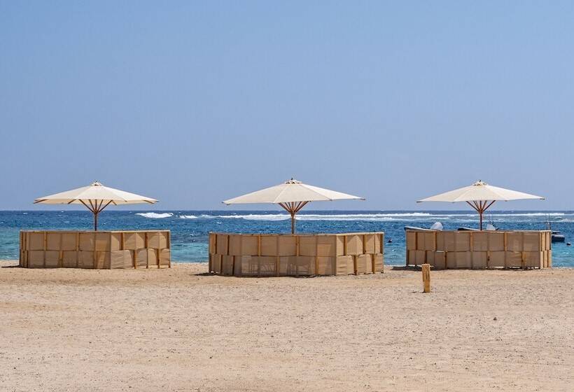 هتل Marsa Nakari Village