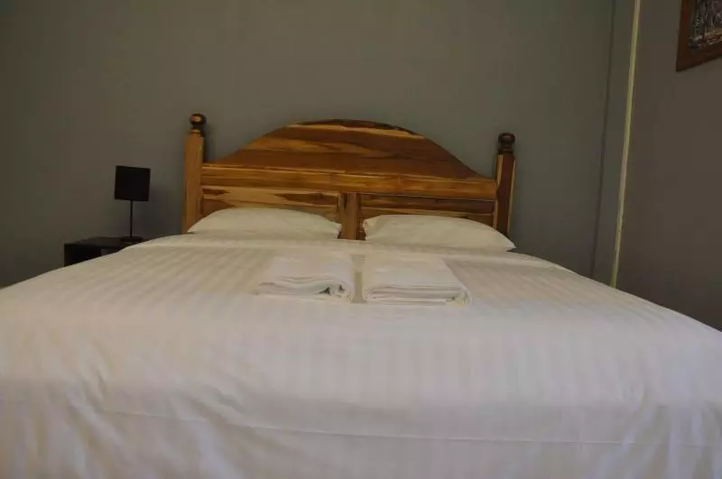 هتل Pilgrims Kitchen & Inn