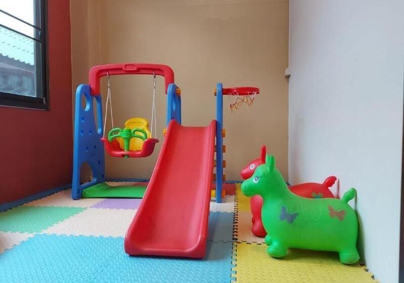 Отель Pilgrims Kitchen & Inn