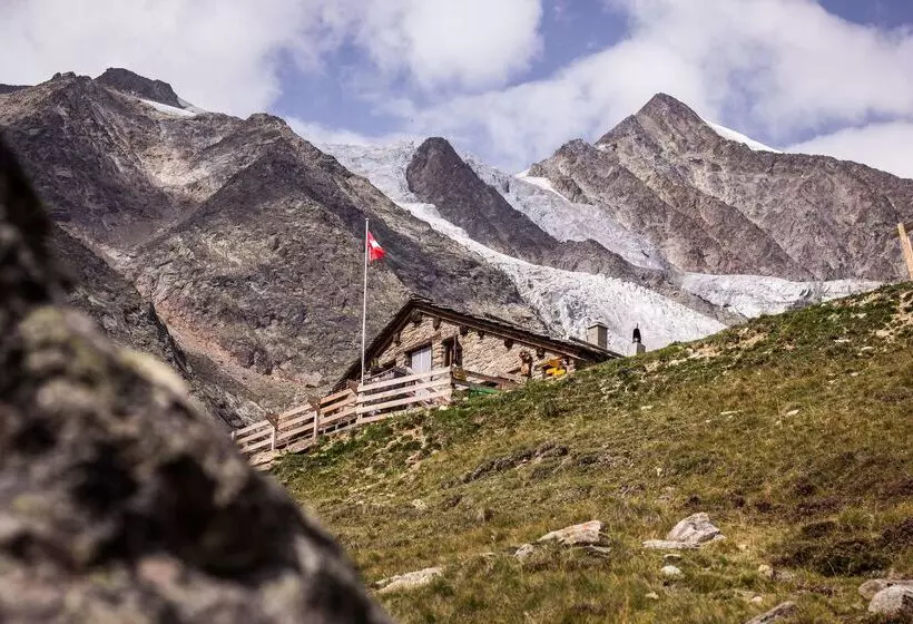 ホテル The Capra Saasfee