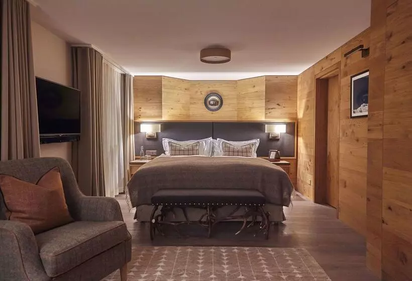 ホテル The Capra Saasfee