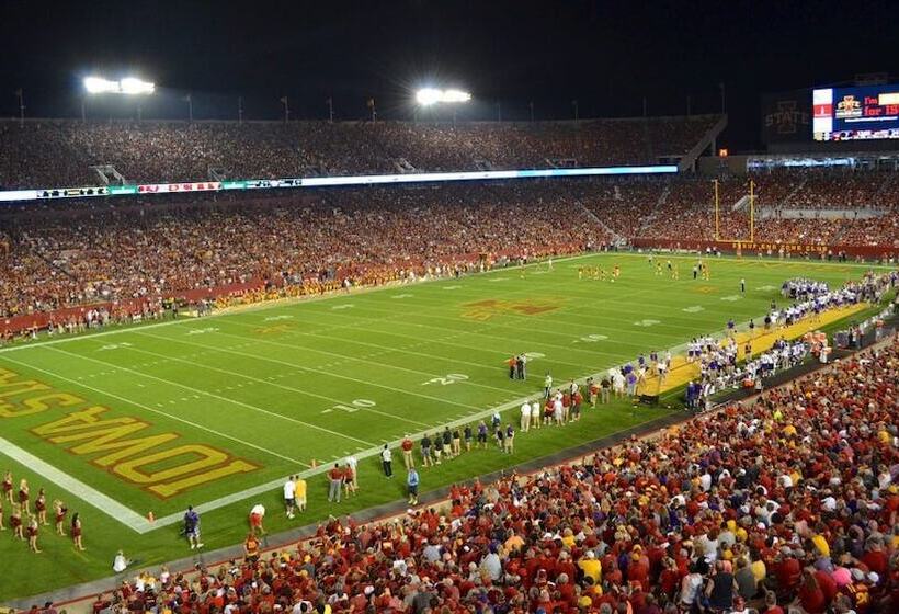 בית מלון כפרי Towneplace Suites By Marriott Ames