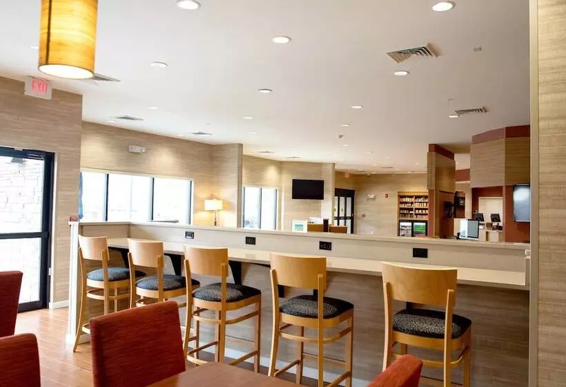 ホテル Towneplace Suites By Marriott Ames