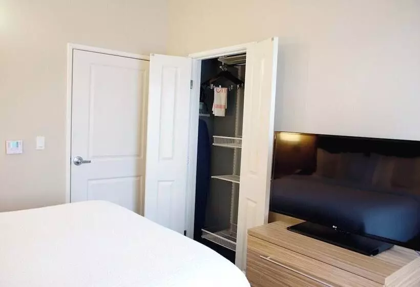 ホテル Towneplace Suites By Marriott Ames