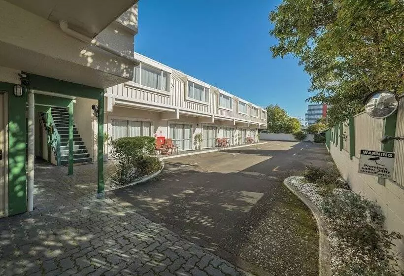 Legends Motel