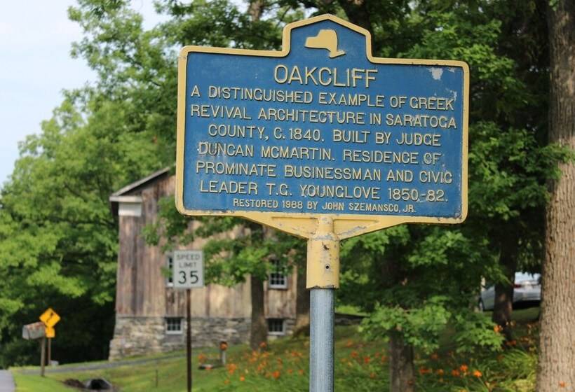 Oakcliff Bed And Breakfast