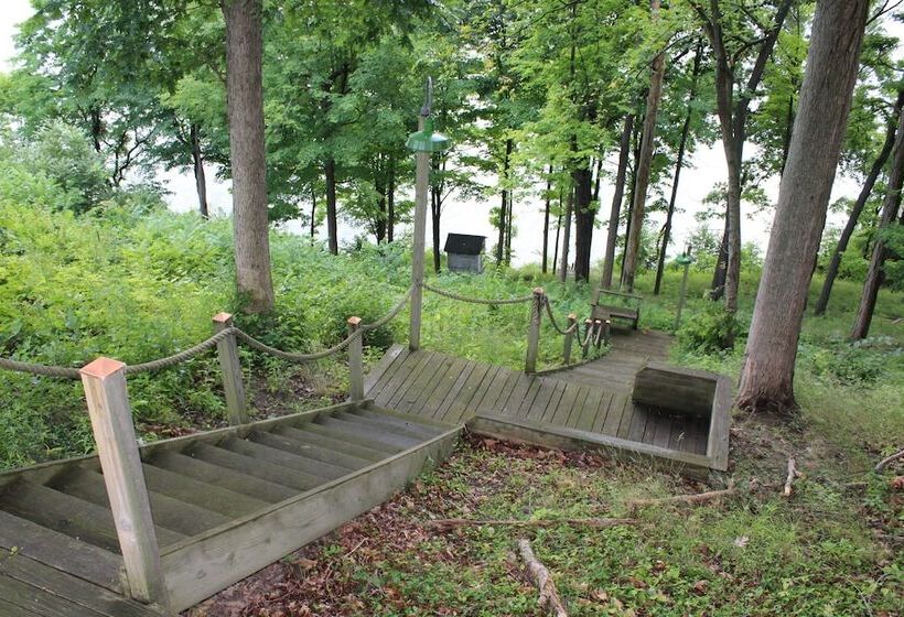 Oakcliff Bed And Breakfast