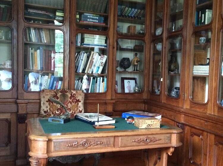 Oakcliff Bed And Breakfast