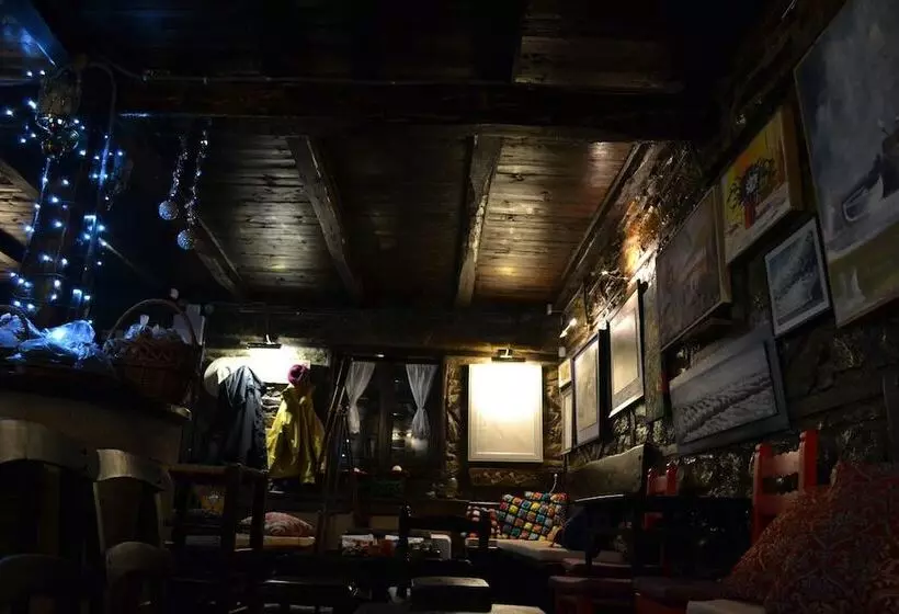 ペンション Apalni Cottage