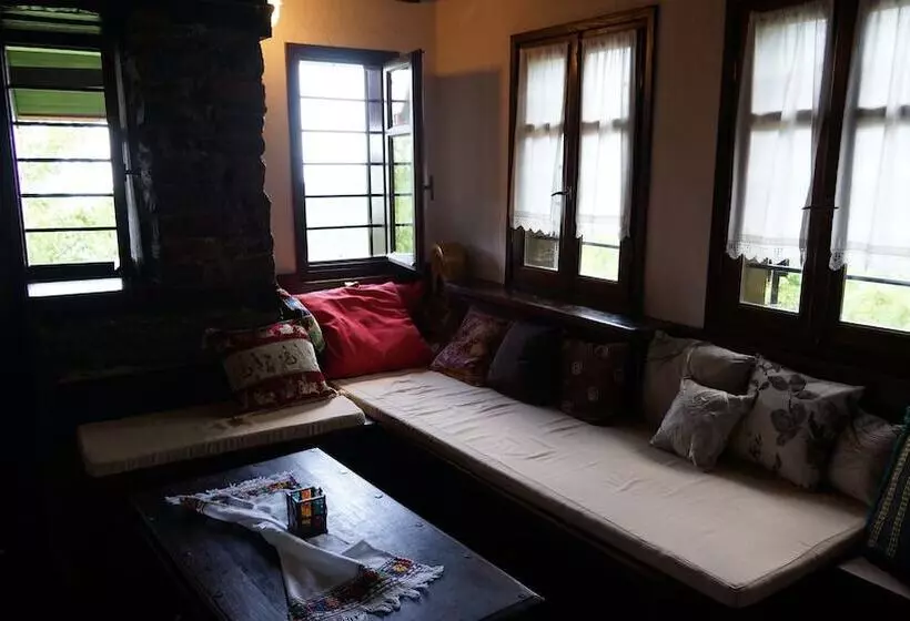 ペンション Apalni Cottage