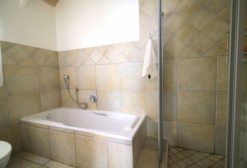 膳宿费 Baywatch Guest House