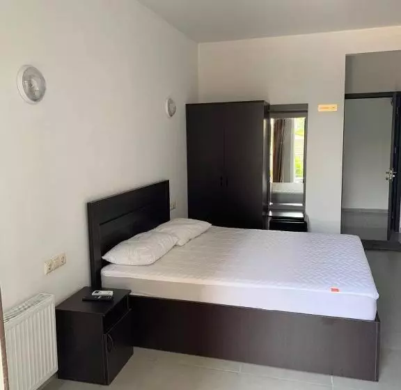 تختخواب و صبحانه Kard House