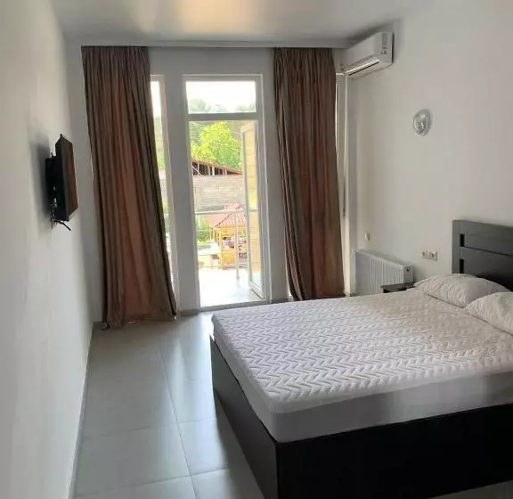 تختخواب و صبحانه Kard House