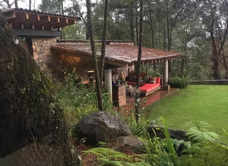 ベッドアンドブレックファースト Xomue