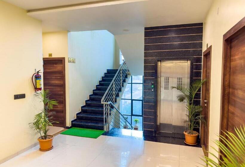 Hotel Hillcrest Palace