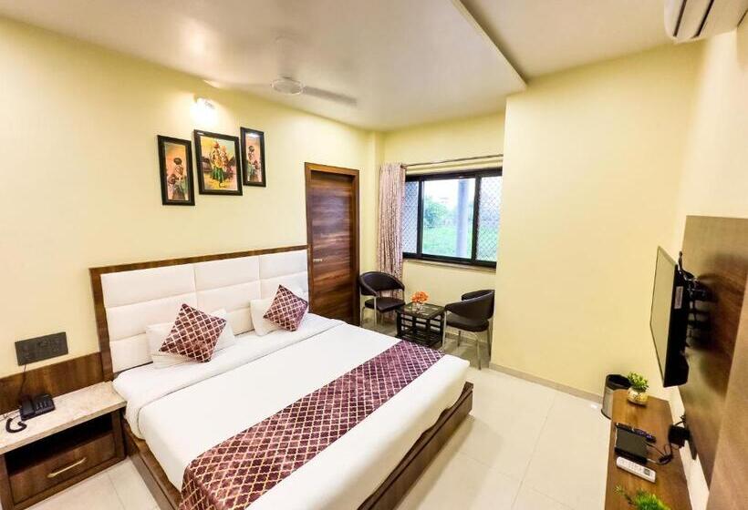 Hotel Hillcrest Palace