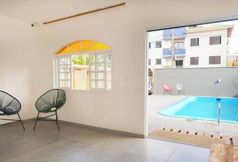 Sea Wolf Hostel   Lagoa Da Conceição