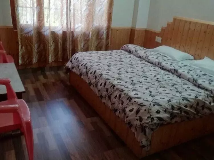 ユースホステル Vashishth X One Light Stays