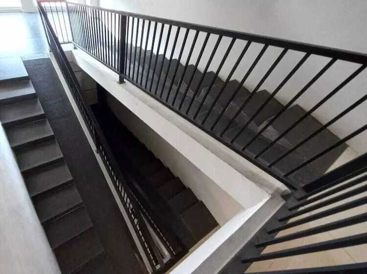 Hotelli Cendana Coliving Solo Baru