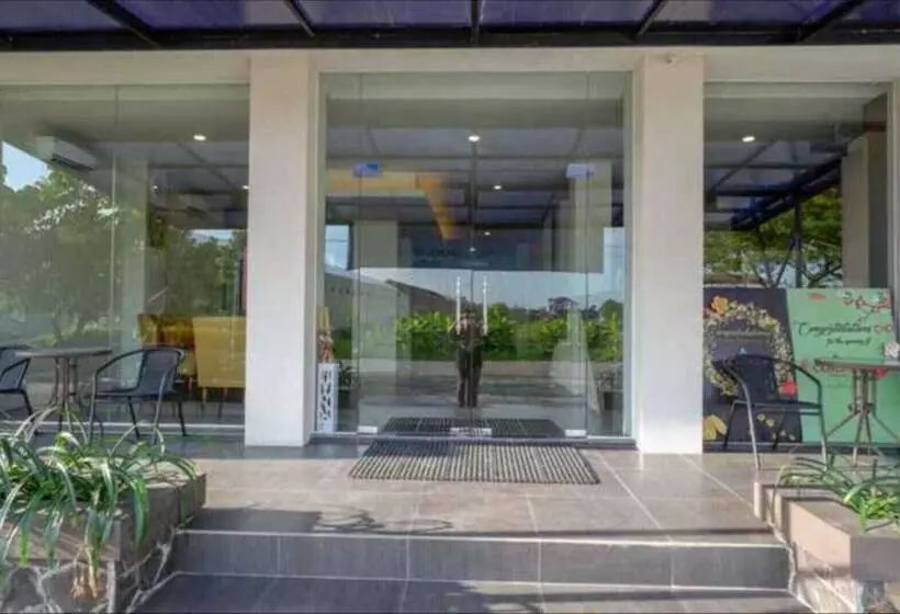 Hotelli Cendana Coliving Solo Baru