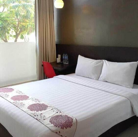 Otel Cendana Coliving Solo Baru